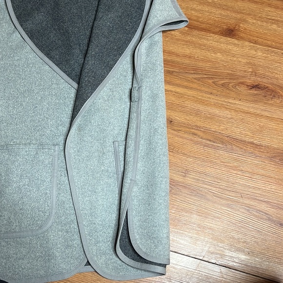 Trouve Nordstrom Wrap Wool Sweater Vest size XS - Picture 4 of 9